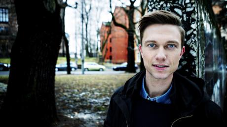 MGP-KLAR: Frikk Heide-Steen er blant artistene som deltar i årets Melodi Grand Prix. Han tror at faren, Harald Heide-Steen jr., hadde blitt både sjokkert og fascinert, dersom han fortsatt var i live. Foto: Nina Hansen / Dagbladet